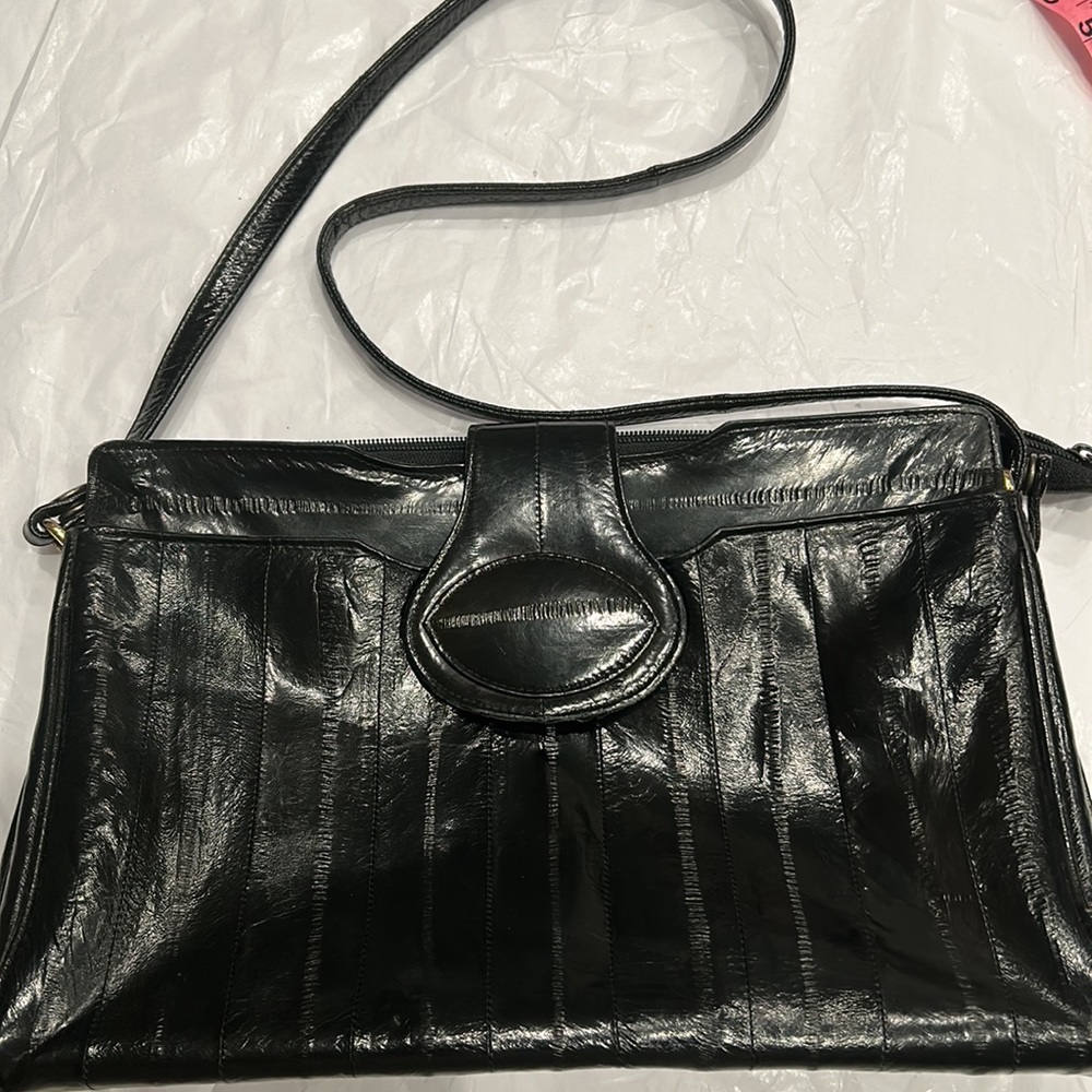 Leather of the sea eel purse